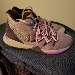 Big kids Nike Kyrie sneakers